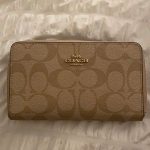 Brand new tan Coach medium size wallet